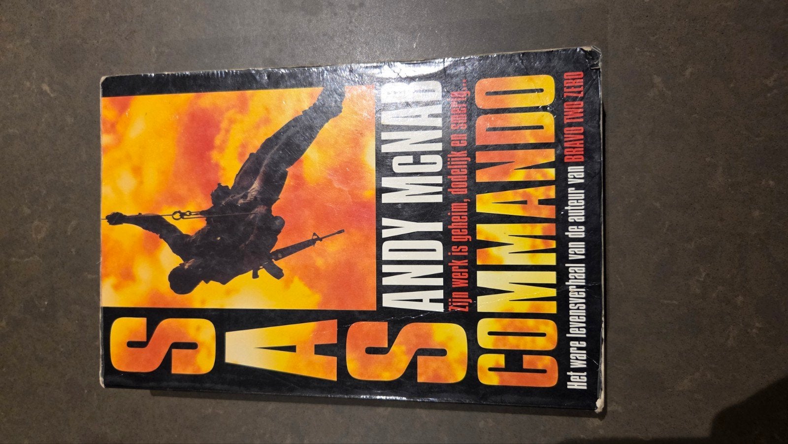 SAS Commando - Andy McNab (Boek), Boeken, Gelezen, Ophalen of Verzenden, Landmacht, 1945 tot heden