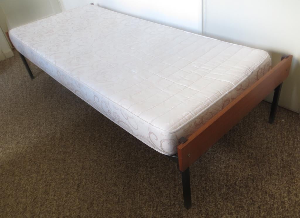 Vintage bed 1-persoons. Teak en metaal. Mid century. Deens, Ophalen, Gebruikt, Eenpersoons, Bruin