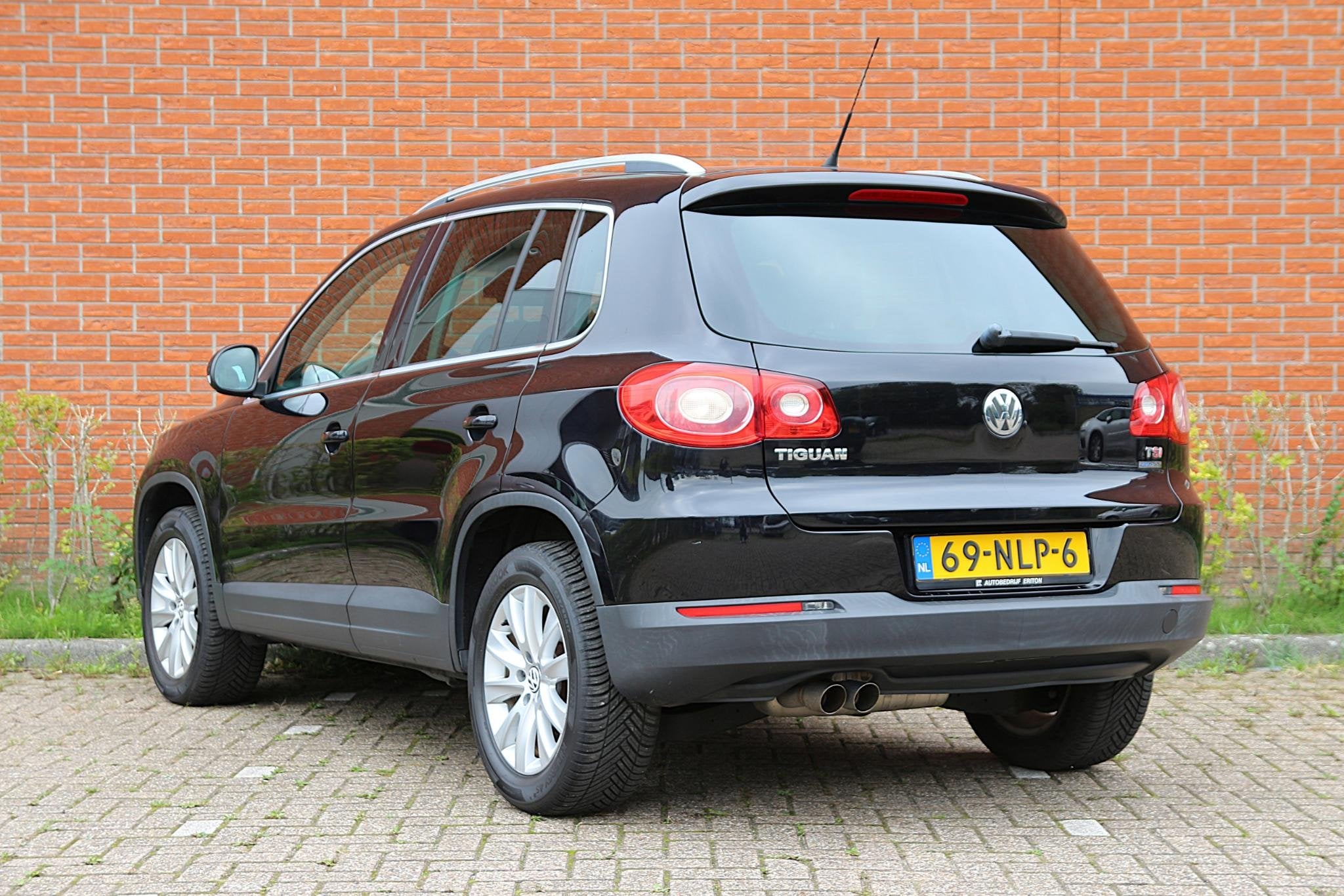 Volkswagen Tiguan 1.4 TSI 150pk Sport&Style UNIEK! | NL-auto, Auto's, Voorwielaandrijving, Euro 5, Zwart, 4 cilinders