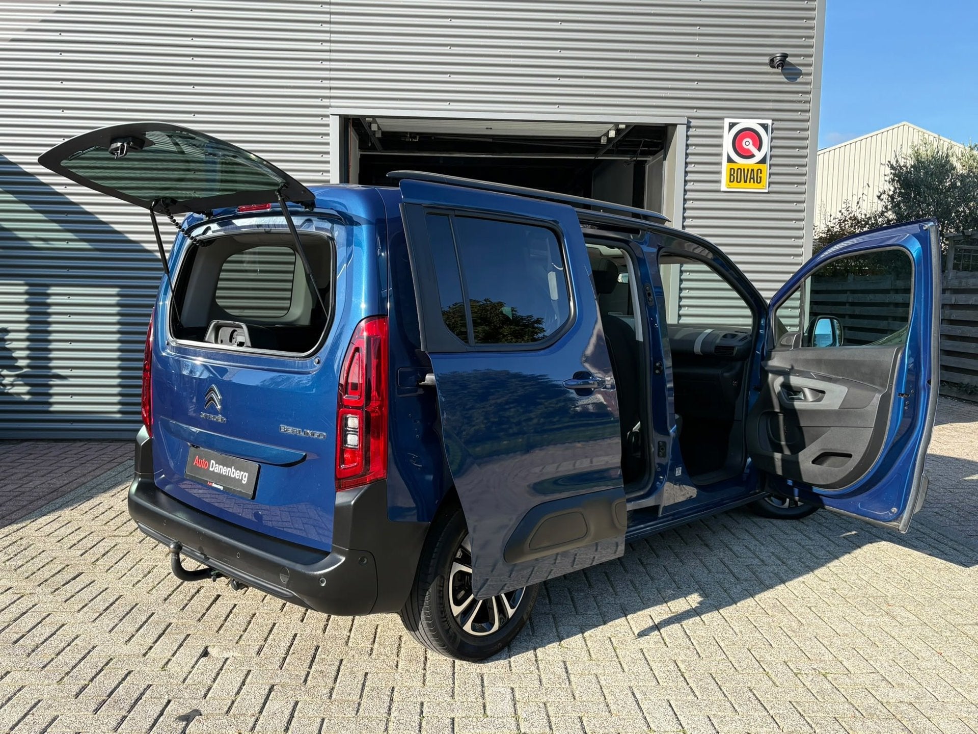 Citroen BERLINGO 1.2 PureTech Shine HEAD-up PANO VOLL OPTIES, Auto's, Voorwielaandrijving, Dealer onderhouden, Stof, 1199 cc