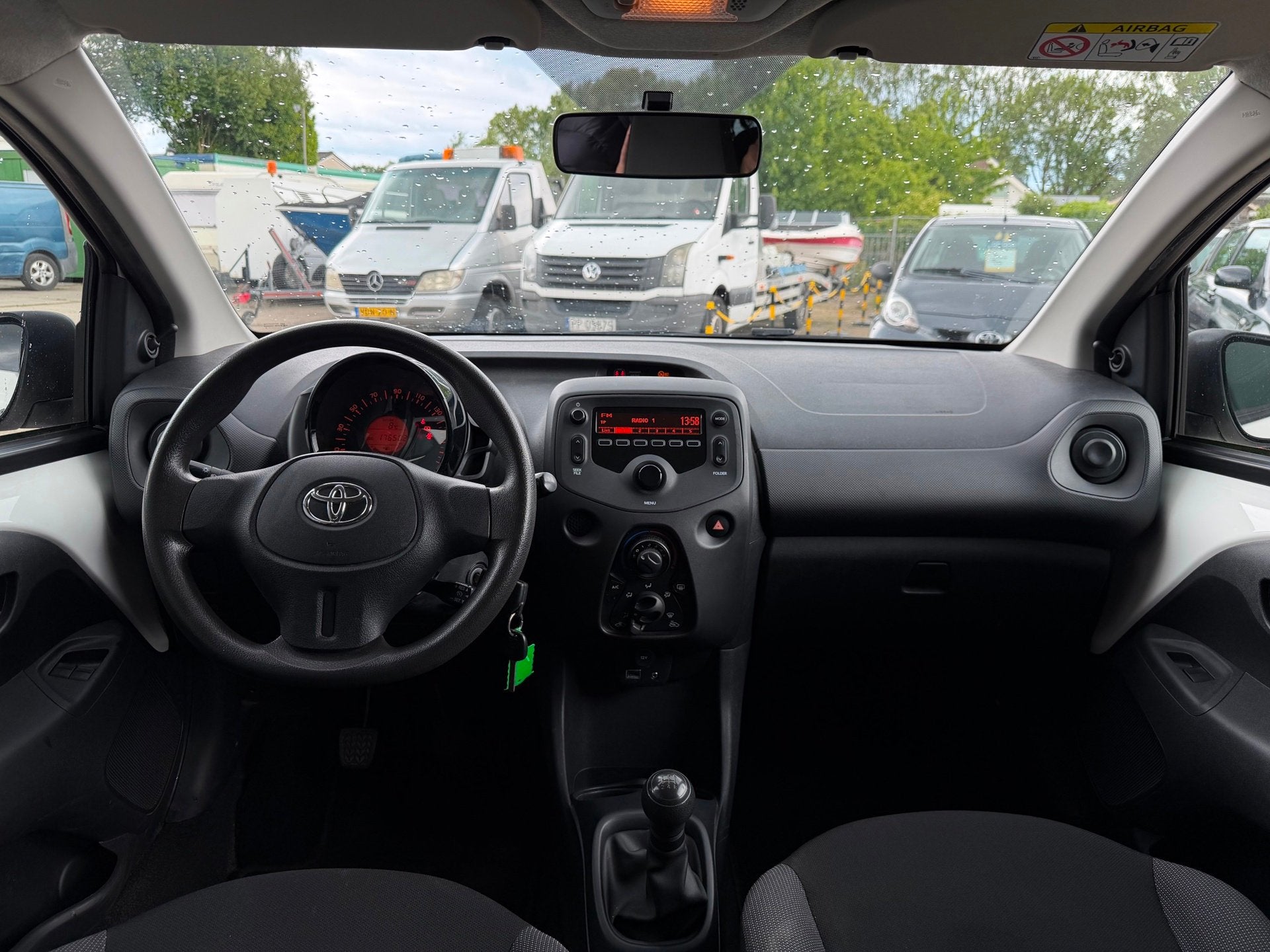 Toyota Aygo 1.0 VVT-i | Airco | 5 Deurs | E-Pakket | 03-2027, Auto's, Voorwielaandrijving, Emergency brake assist, Gebruikt, Euro 6
