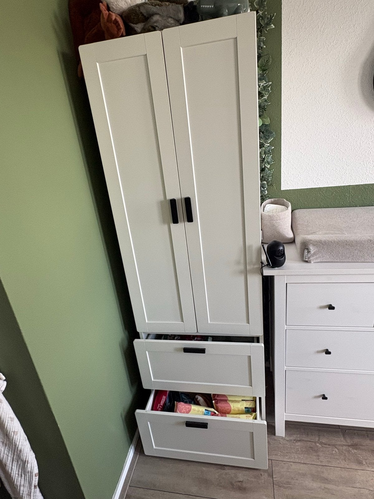 Witte kledingkast ikea met lades - 180x60x42 cm, Huis en Inrichting, Kasten | Kledingkasten, Ophalen, 50 tot 100 cm, Zo goed als nieuw