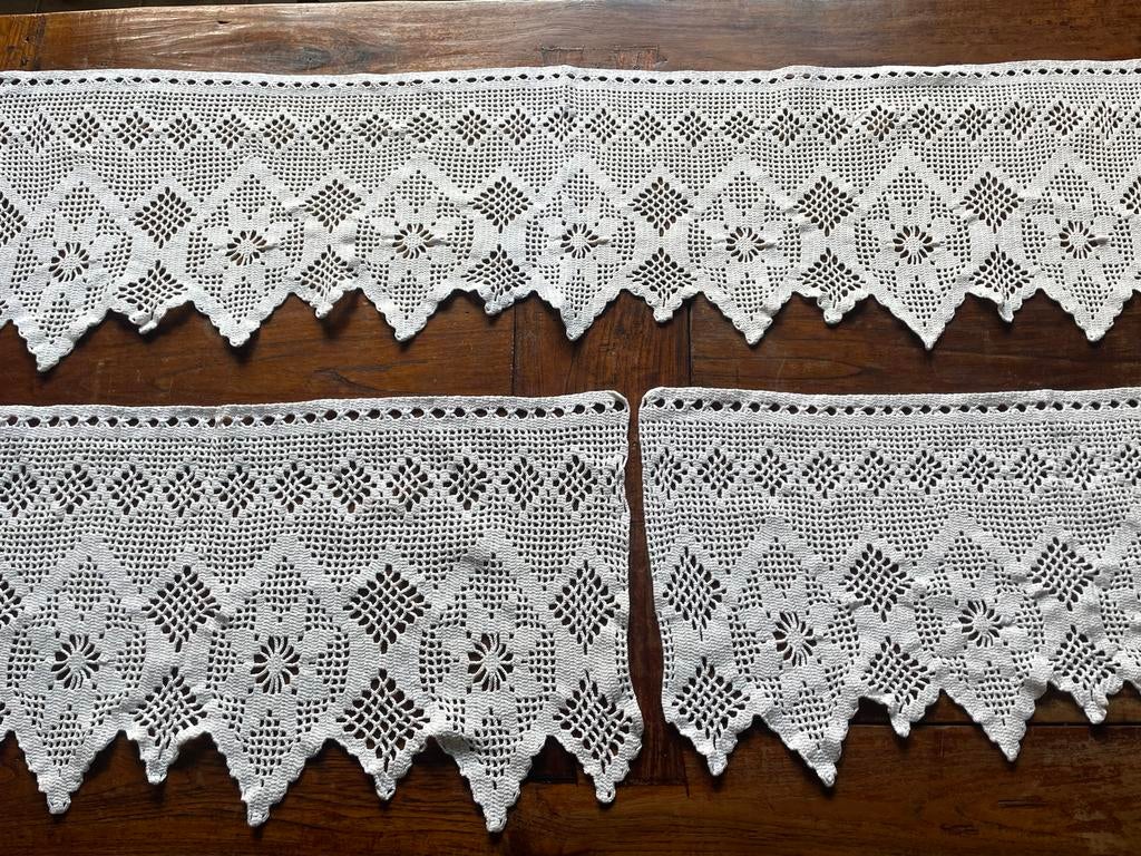 Vintage handgehaakte kanten valletjes gordijnen 3 stuks, Ophalen of Verzenden, 50 tot 100 cm, Minder dan 100 cm