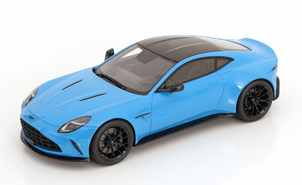 GT Spirit 1:18 Aston Martin Vantage 2024 licht blauw/zwart, Ophalen of Verzenden, Nieuw, Auto, Overige merken