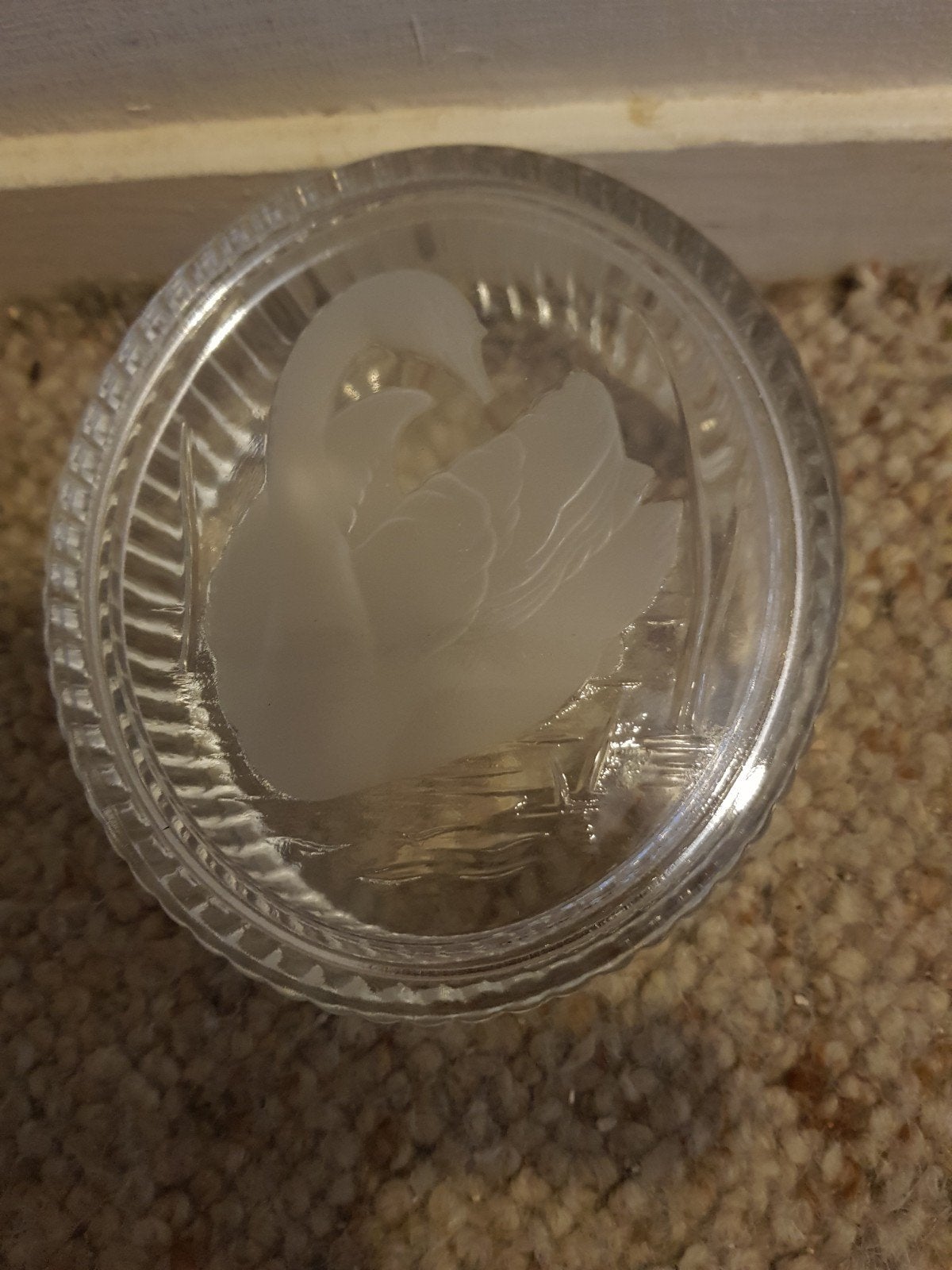 Glazen schaaltje met deksel met zwaan., Huis en Inrichting, Ophalen, Glas of Kopje