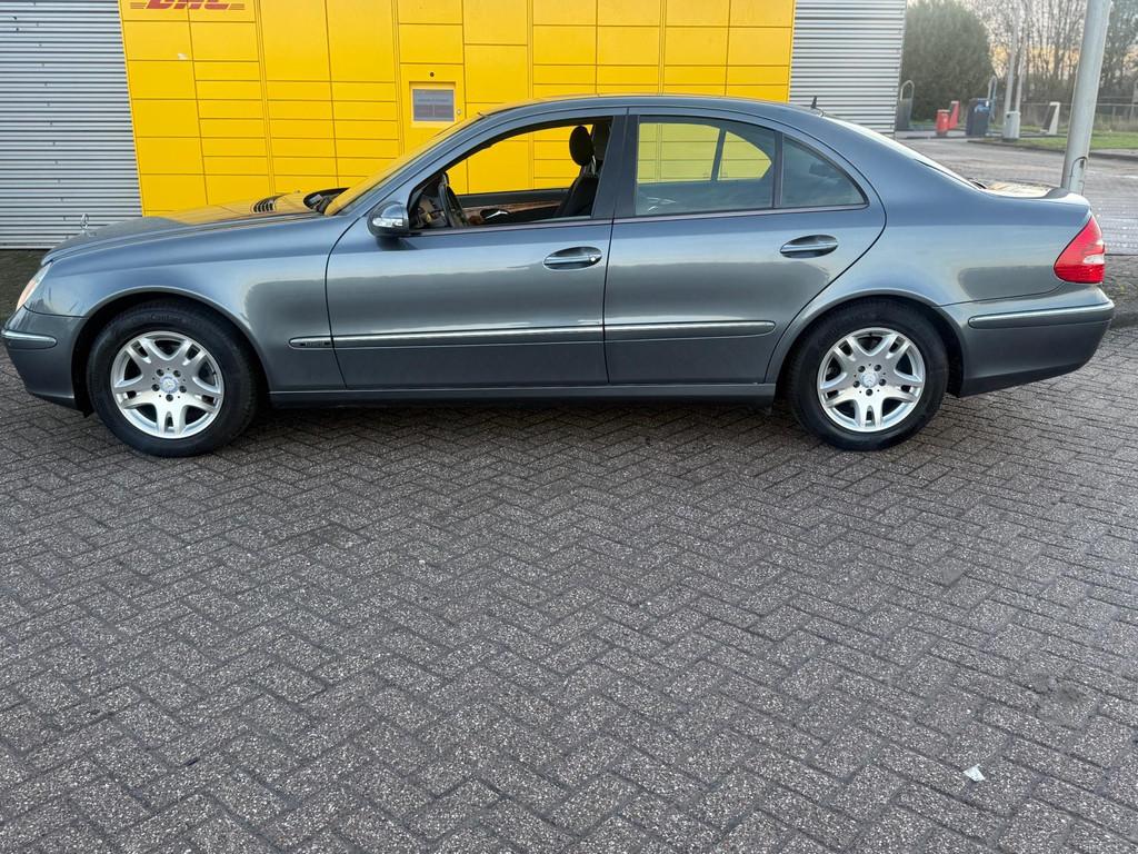 Mercedes-Benz E-klasse 240 Elegance Bj 2006 ECC Airco Navi P, Automaat, Parkeersensor, Achterwielaandrijving, Gebruikt