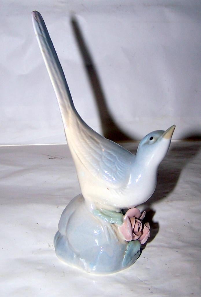 Prachtig porseleinen vogelbeeldje. Miquel Requena Valencia., Antiek en Kunst, Ophalen of Verzenden