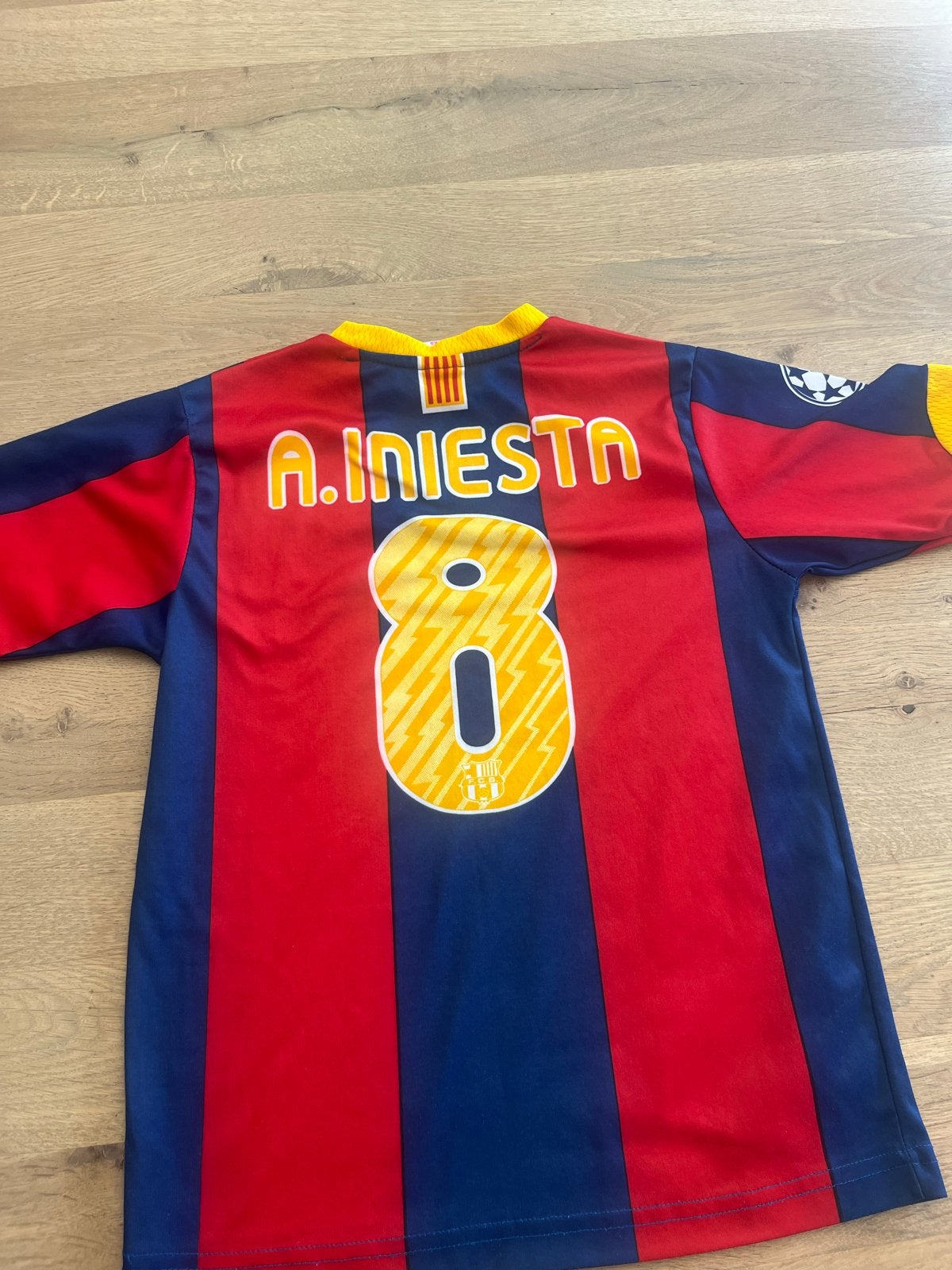 FC Barcelona Iniesta 8 Kinder Voetbalshirt, Kinderen en Baby's, Kinderkleding | Maat 140, Ophalen of Verzenden, Gebruikt, Jongen of Meisje