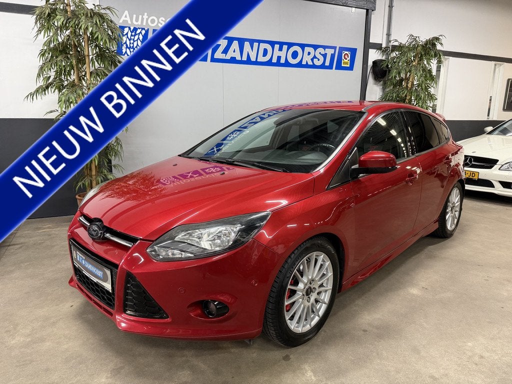 Ford Focus 1.6 EcoBoost First Edition // Leer // Camera, Gebruikt, 4 cilinders, 150 pk, Bedrijf