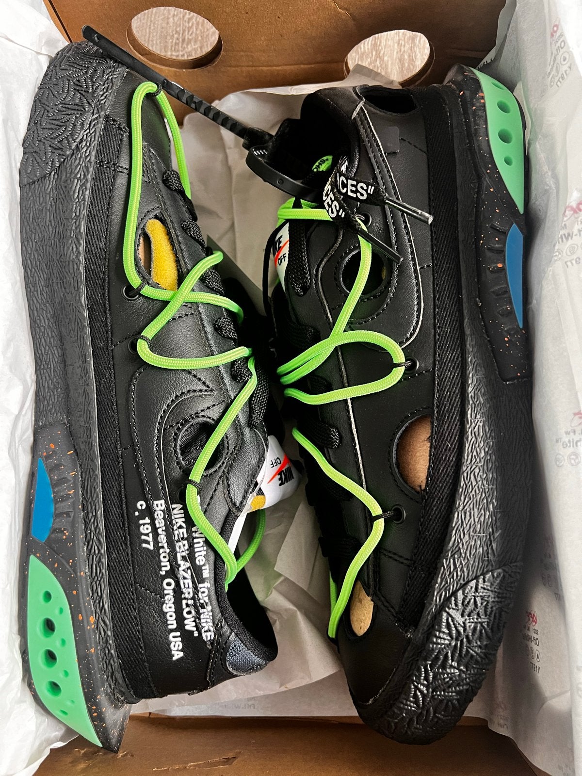 Off-White x Nike Blazer Low 'Electro Green' - Maat 42, Ophalen of Verzenden, Nieuw, Zwart, Sneakers of Gympen