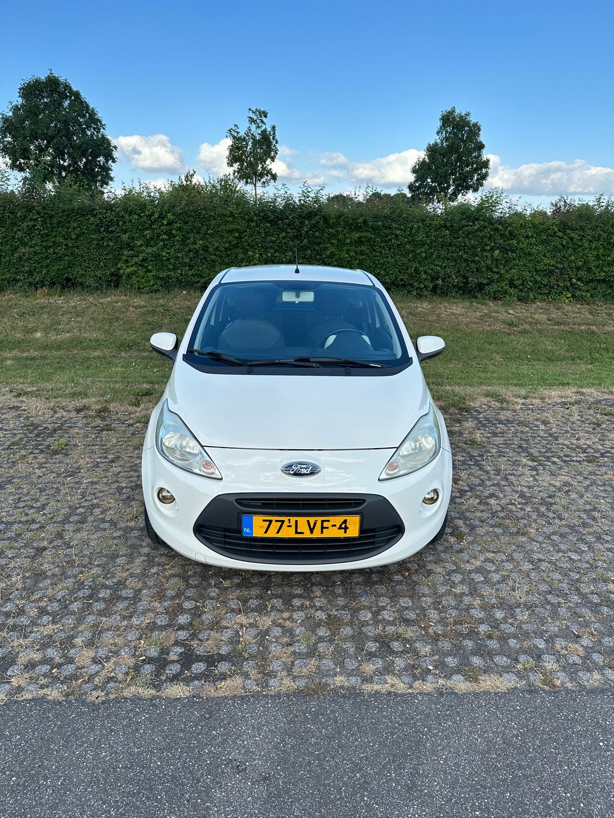 Ford Ka 1.2 51KW 2010 Wit, Voorwielaandrijving, 1242 cc, 4 cilinders, 4 stoelen