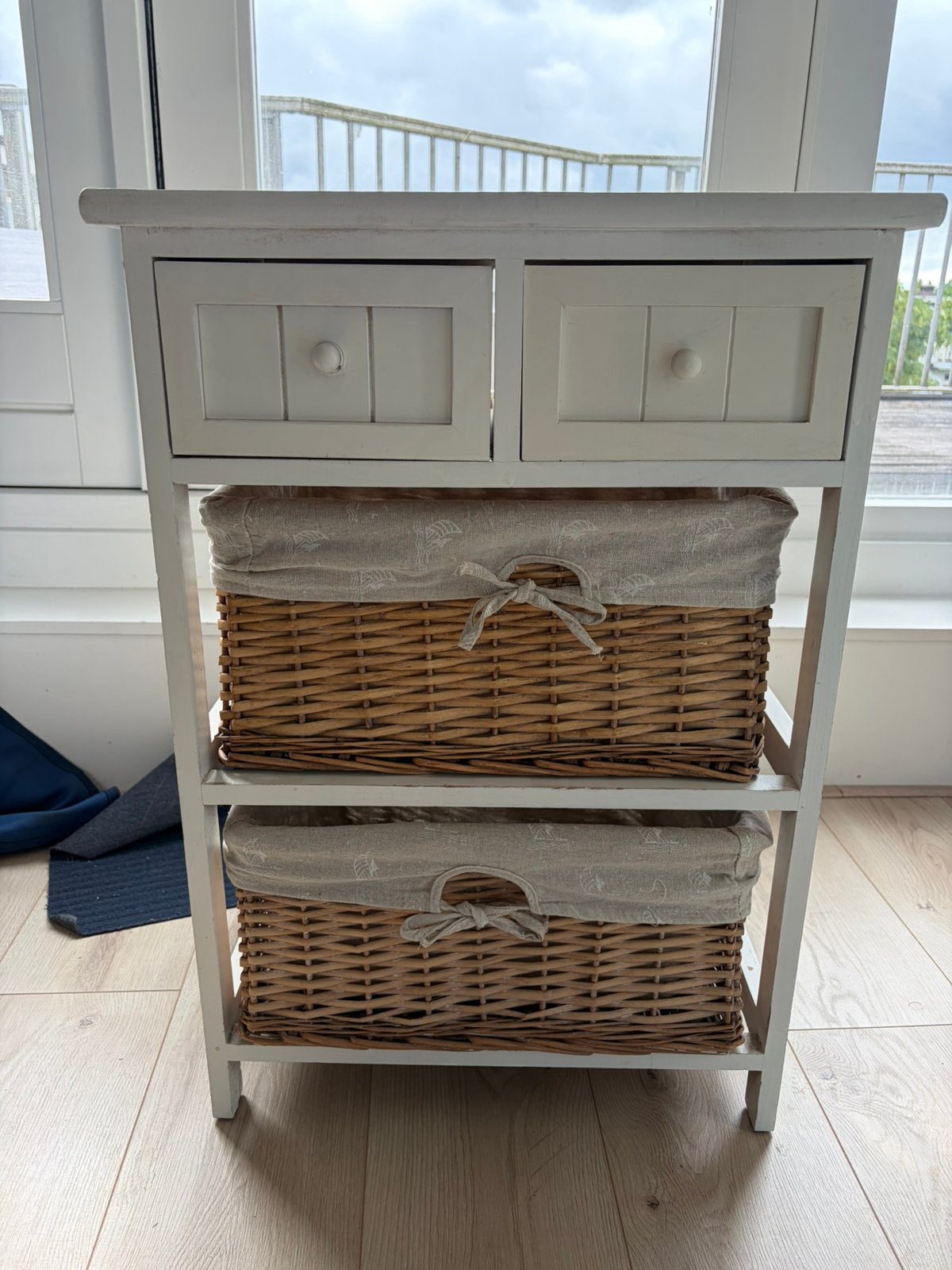 White Cabinet, Ophalen, 50 tot 100 cm, Zo goed als nieuw, Minder dan 100 cm