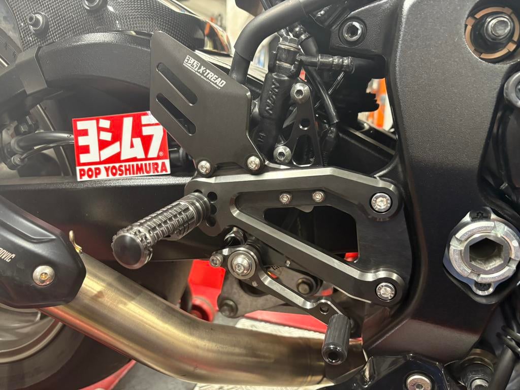 Yoshimura rem/schakelset voetsteunen GSXR1000 2017-2026, Motoren, Onderdelen | Suzuki, Ophalen of Verzenden, Nieuw
