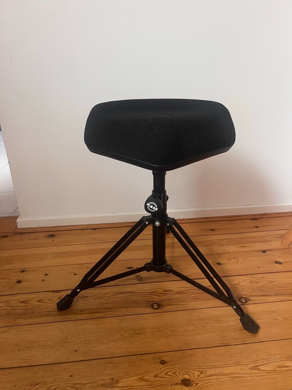 K&M Drumkruk - Comfortabel en Stevig, Muziek en Instrumenten, Ophalen, Zo goed als nieuw, Overige merken