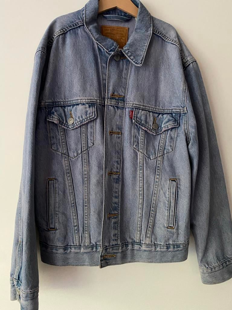 Levi's dames jeansjas - Maat M, Ophalen of Verzenden, Gedragen, Maat 38/40 (M), Blauw