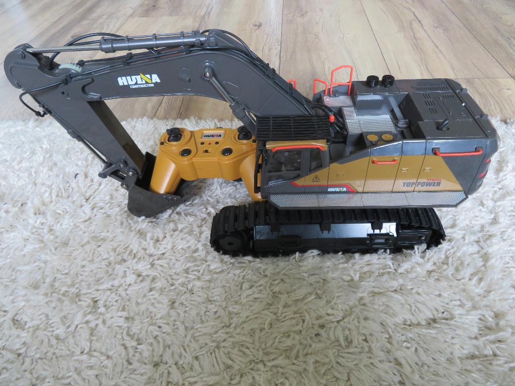 1:14 Hulna Graafmachine, Elektro, Schaal 1:14, Ophalen of Verzenden, Zo goed als nieuw