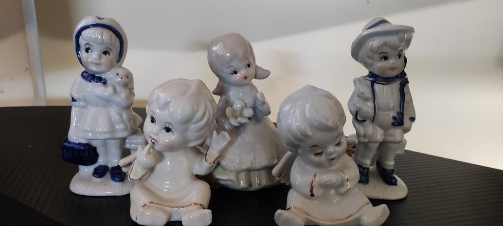 Set van 5 vintage porseleinen beeldjes – o.a. Handpainted De, Antiek en Kunst, Antiek | Porselein, Ophalen of Verzenden