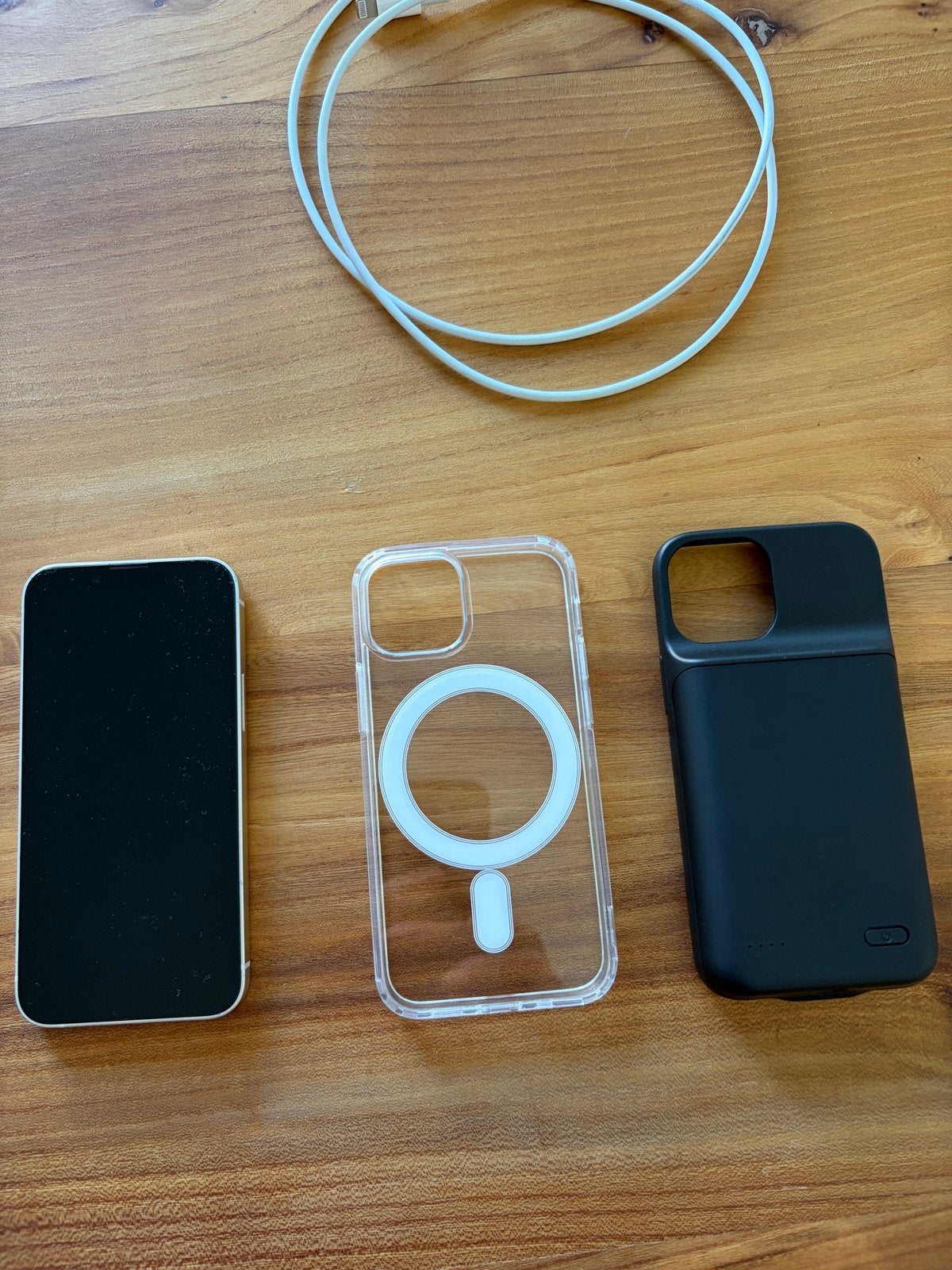 iPhone 13 Mini 256GB met kabel, hoesje en powerbank hoesje