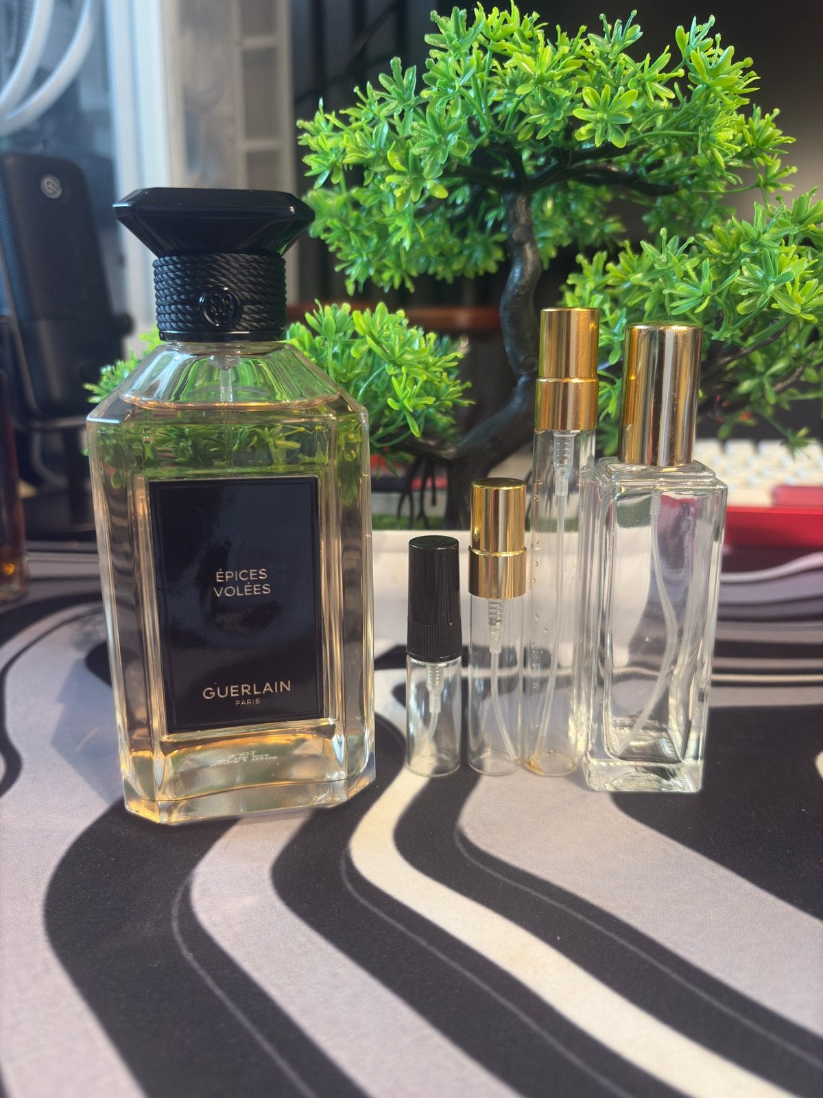 Guerlain - Epices Volees Sample/Tester/Decant, Sieraden, Tassen en Uiterlijk, Uiterlijk | Parfum, Ophalen, Zo goed als nieuw