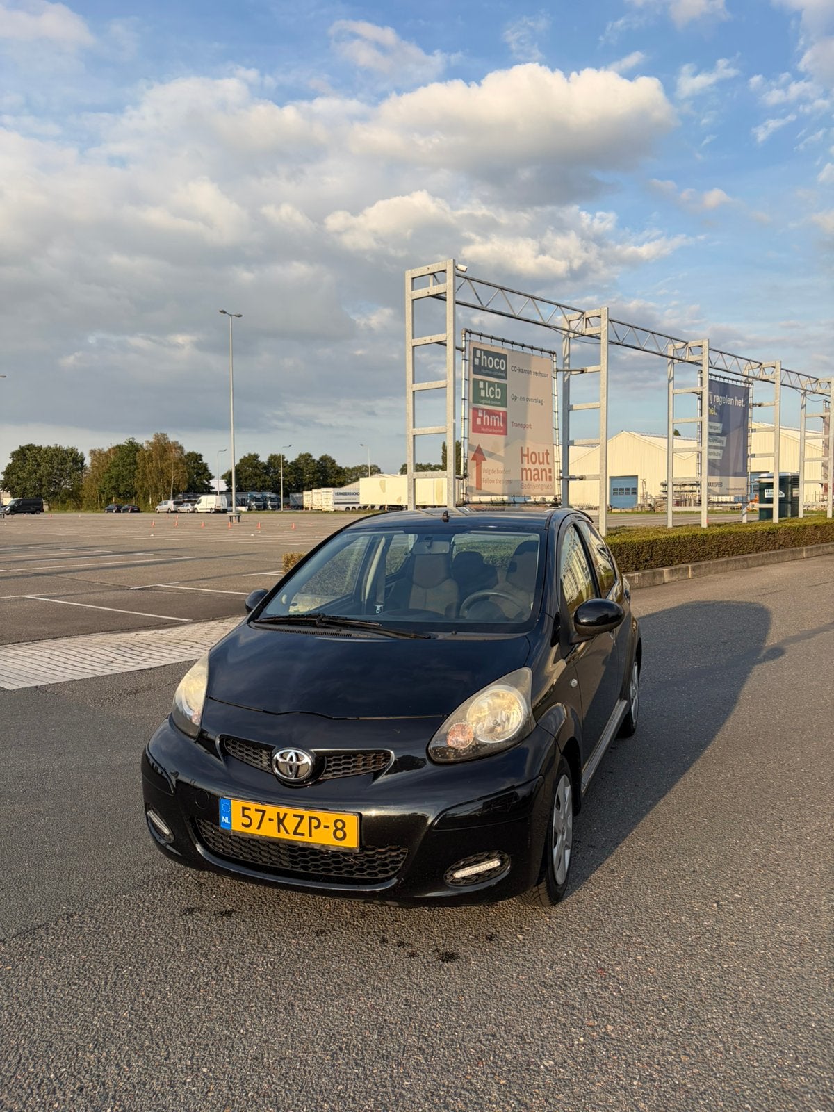 Toyota Aygo 1.0 12V Vvt-i 5DRS 2010 Zwart, Auto's, Voorwielaandrijving, Zwart, 4 stoelen, Origineel Nederlands