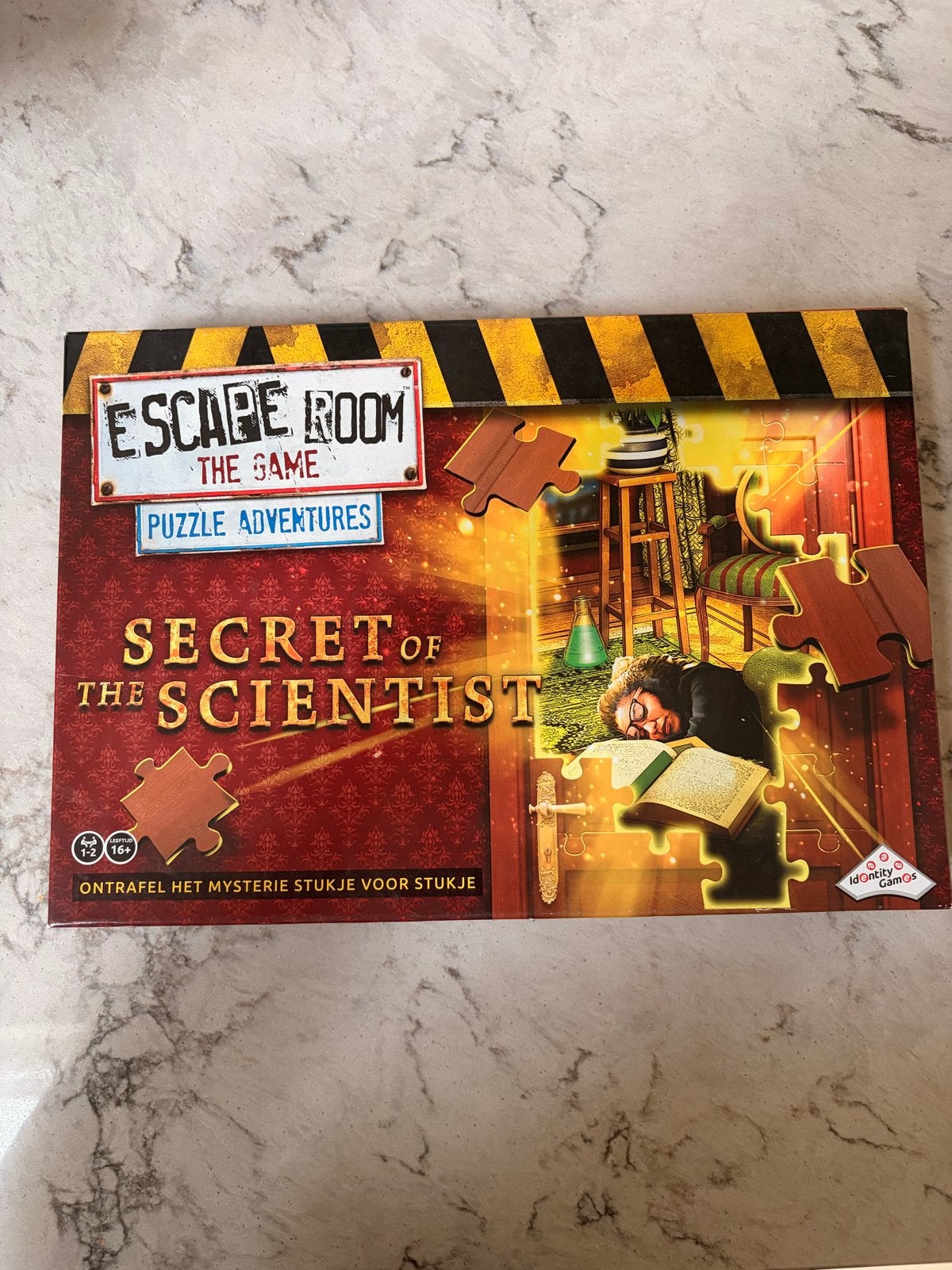 Escape Room The Game: Secret of the Scientist, Drie of vier spelers, Ophalen of Verzenden, Zo goed als nieuw