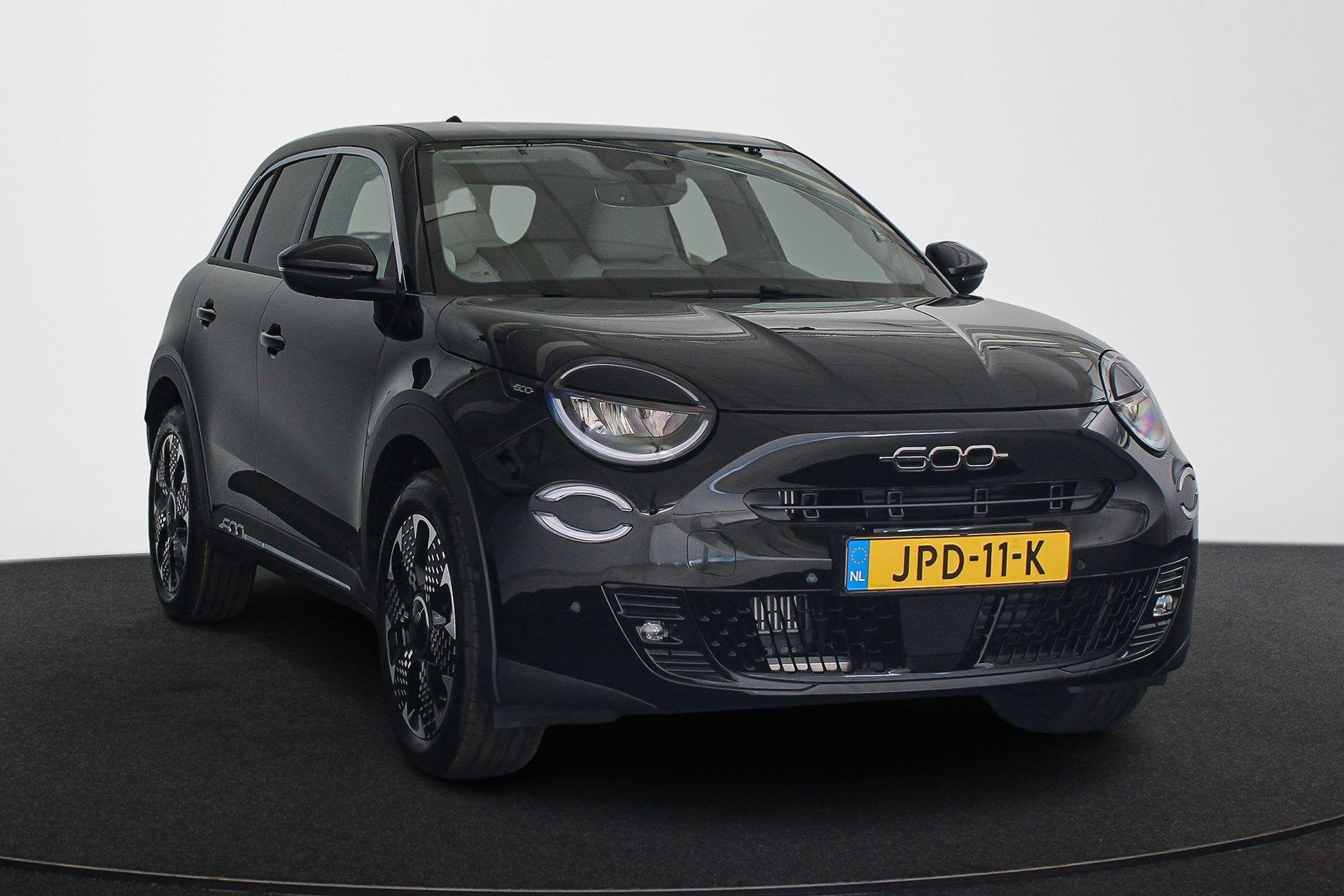 Fiat 600 1.2 Hybrid La Prima / Navi / Leer / Clima / Carplay, Auto's, Euro 6, 1199 cc, 620 kg, Zwart