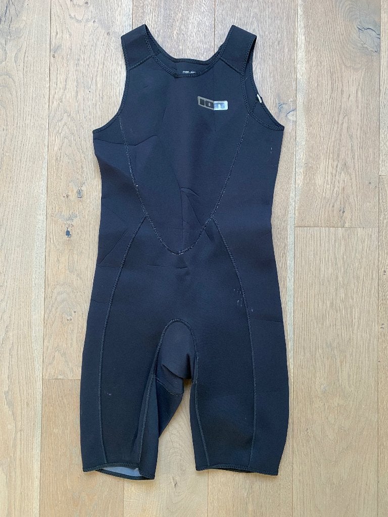 ION monoshorty 2 mm, Watersport en Boten, Kitesurfen, Overige typen, Geen board, Ophalen of Verzenden, Zo goed als nieuw