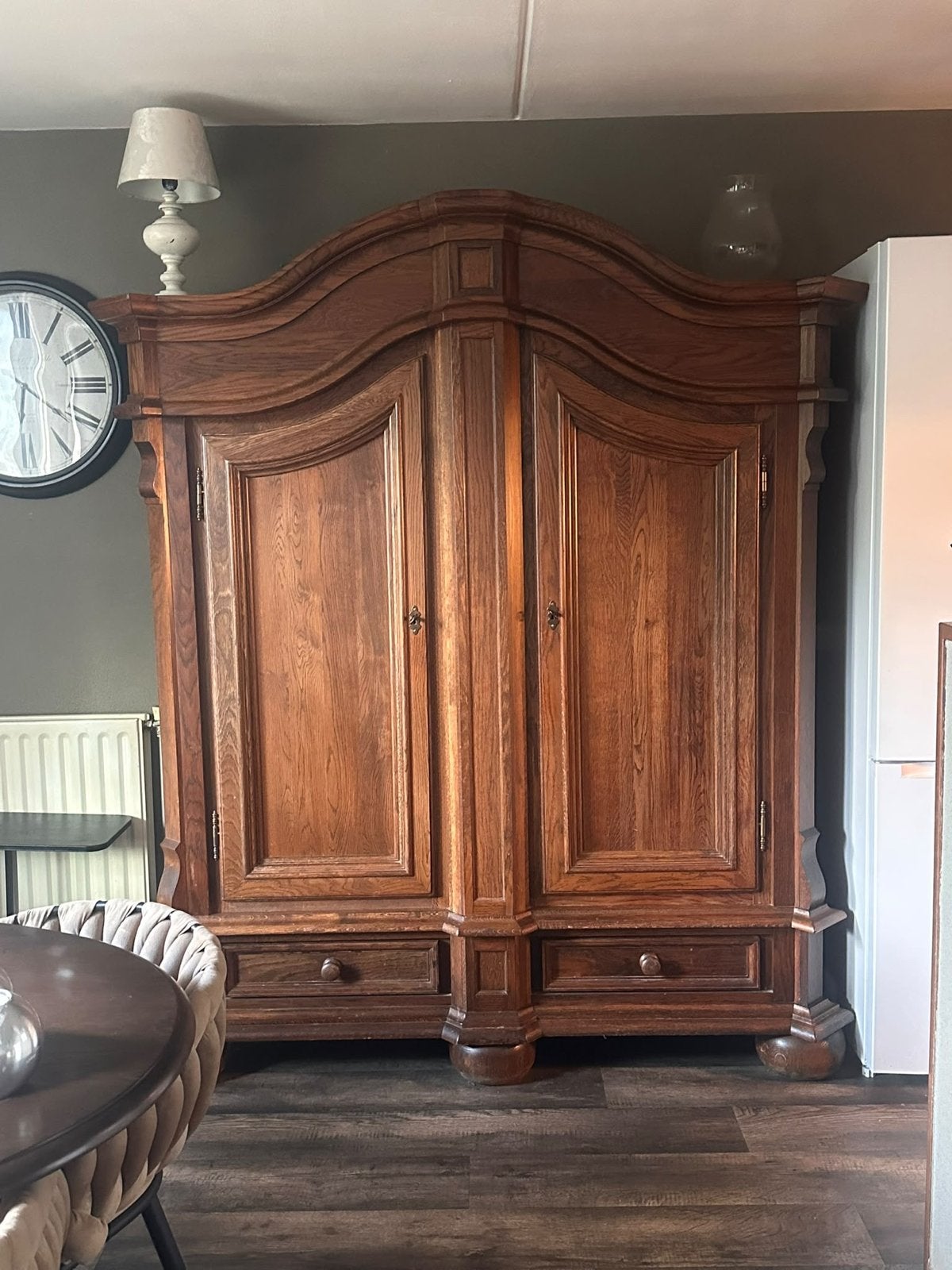Antieke houten kast met twee deuren en lades, Ophalen of Verzenden