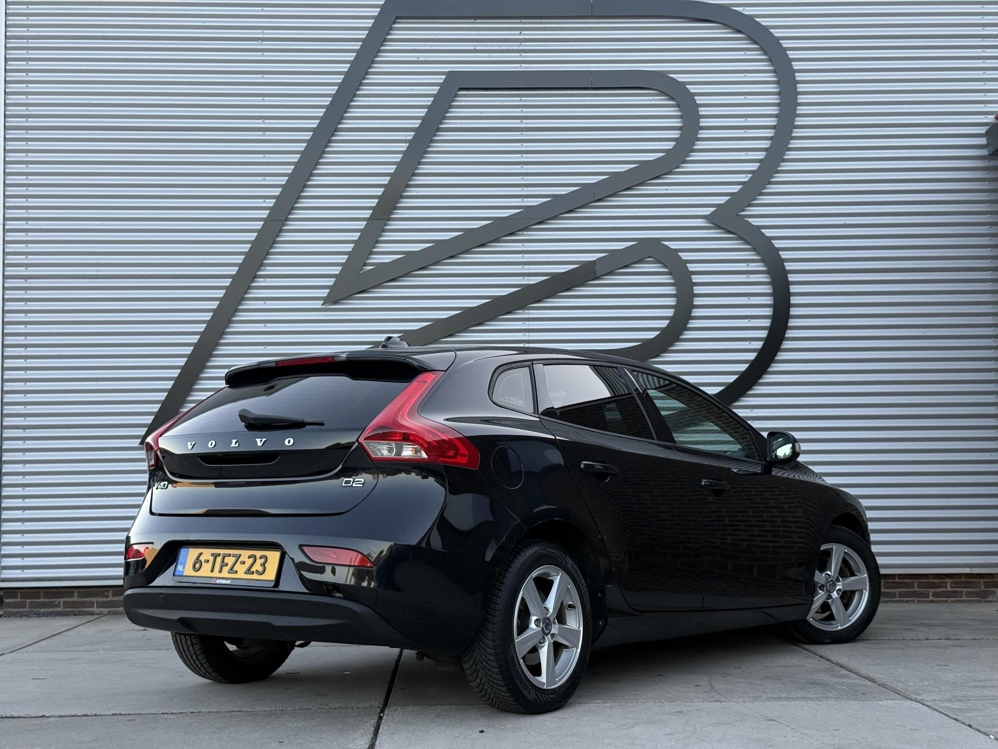 Volvo V40 1.6 D2 Kinetic Airco|Cruise|Elek ramen|Lm velgen|A, Auto's, Voorwielaandrijving, Euro 5, Stof, Gebruikt