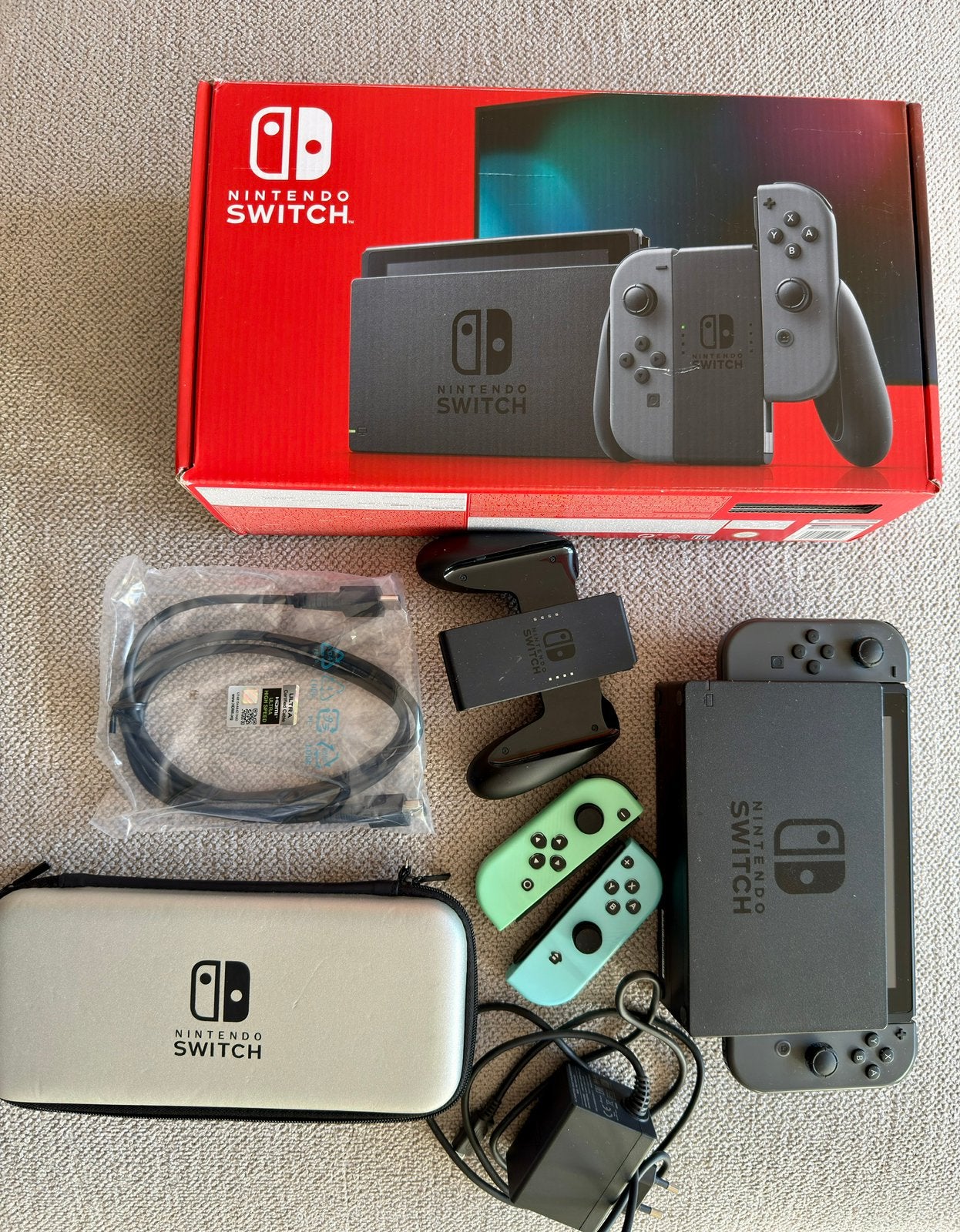 Nintendo Switch met extra Joy-Cons en accessoires, Ophalen, Zo goed als nieuw, Met 2 controllers, Switch Original