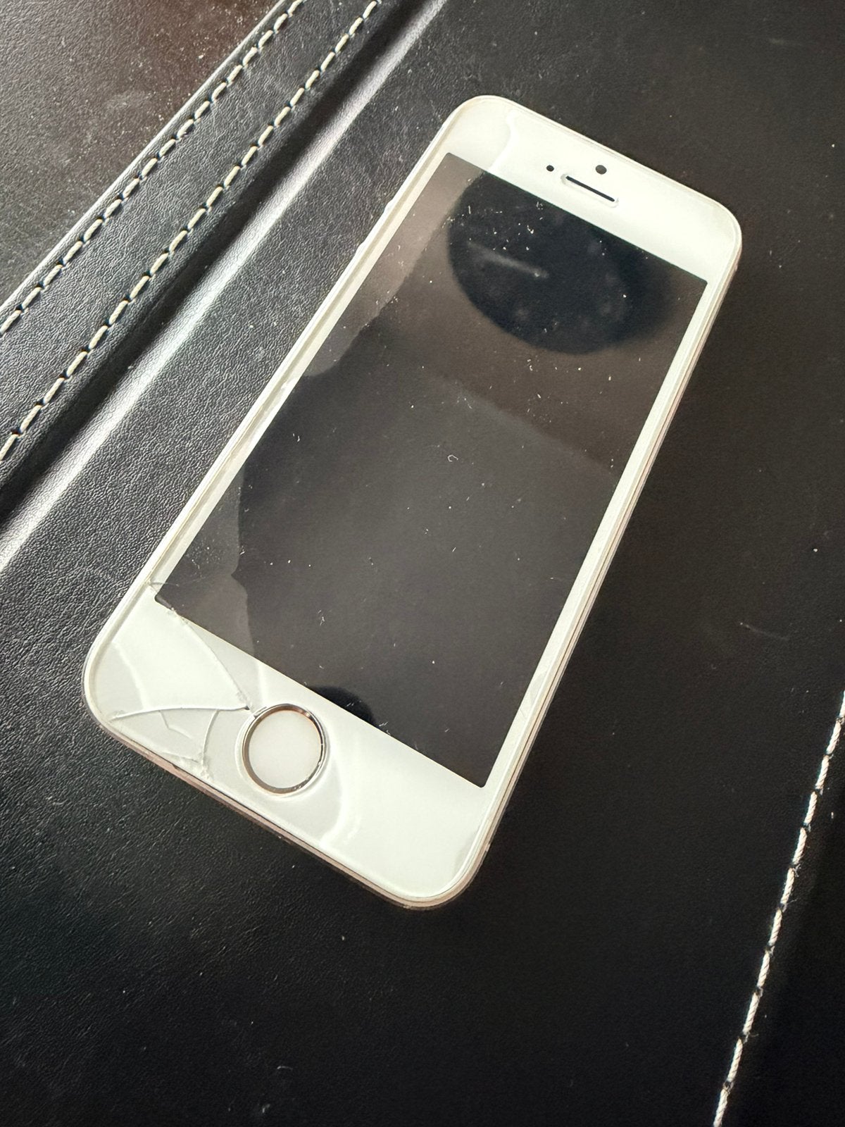 Kapotte iphone 5 werkt niet meer, Ophalen of Verzenden, Zo goed als nieuw