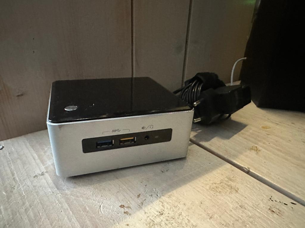 Intel NUC met ssd en ram, Computers en Software, Desktop Pc's, 256 GB, 8 GB, Ophalen of Verzenden, SSD