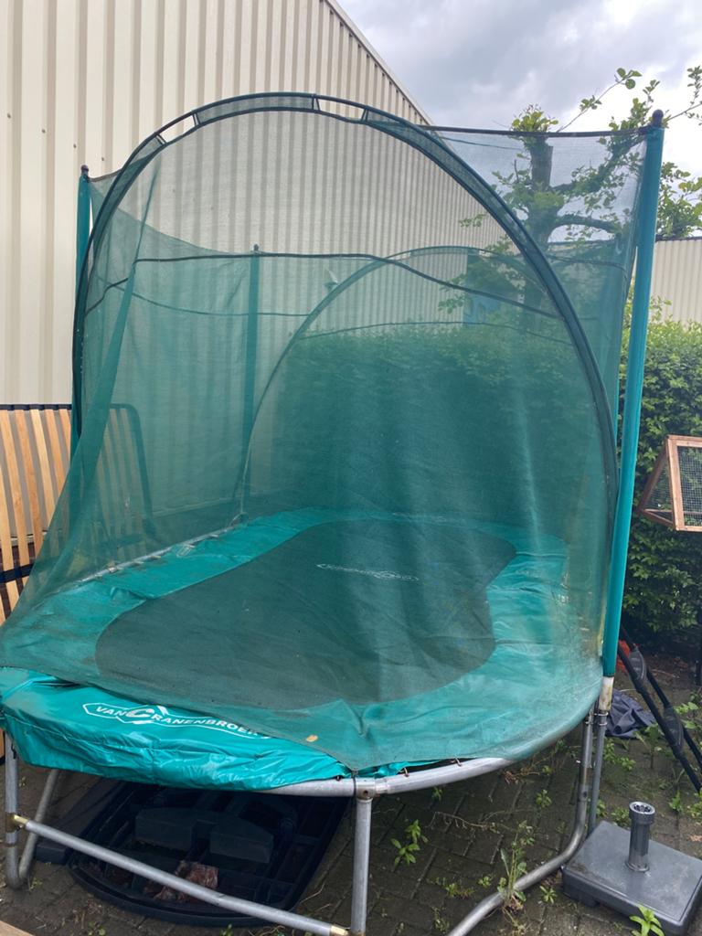 Trampoline 400x250cm met 1 scheur, Kinderen en Baby's, Speelgoed | Buiten | Trampolines, Ophalen, Gebruikt