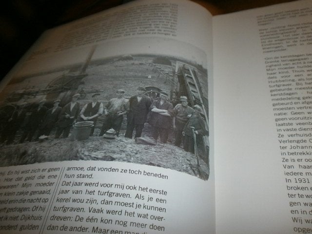 emmer-compascuum geschiedenis met afbeeldingen uit het veen, Ophalen of Verzenden, Zo goed als nieuw