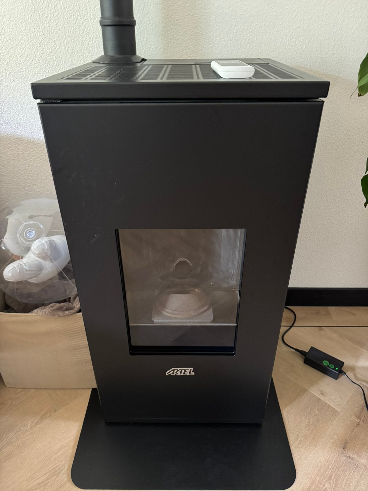 Artel Futura 7kw pelletkachel, Huis en Inrichting, Kachels, Ophalen, Overige brandstoffen, Zo goed als nieuw, Pelletkachel