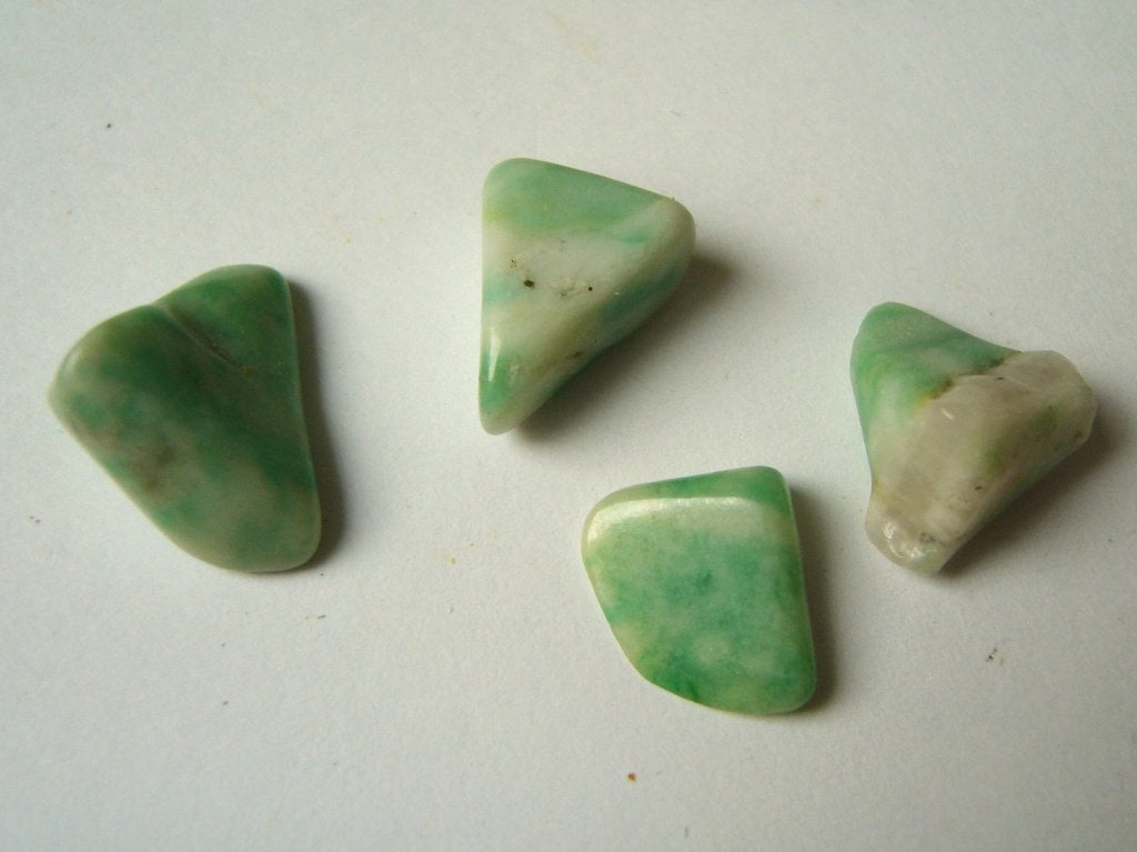 jadeiet mini 4 samen 1,00 edelsteen mineraal nefriet 1 jade, Ophalen of Verzenden, Mineraal