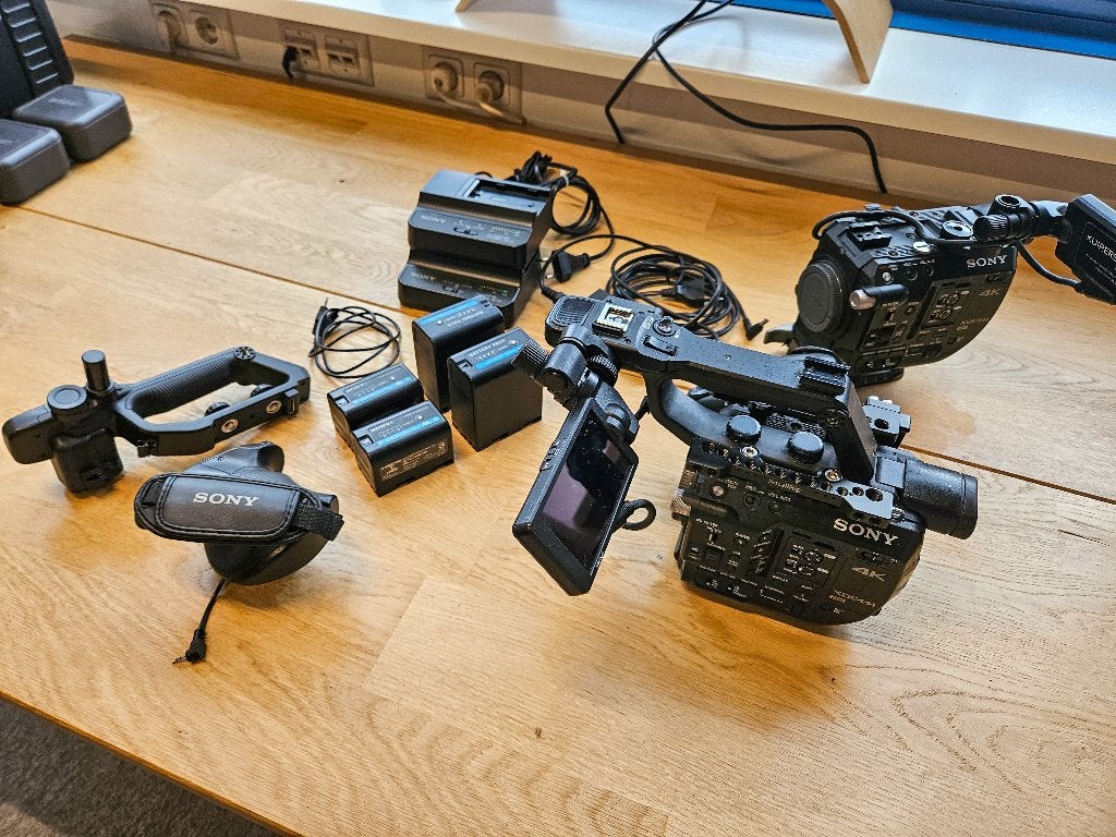 2x Sony FS5 met lenzen, accus, recorder, microfoon, lampen, Ophalen, 20x of meer, Zo goed als nieuw, Full HD