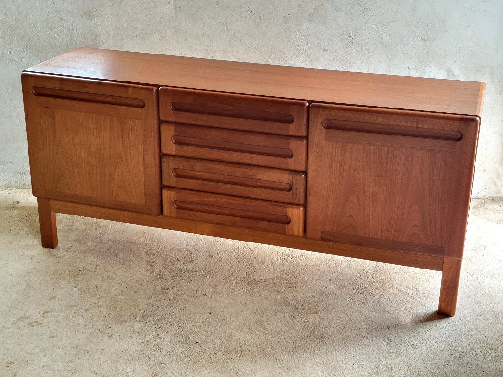 Dyrlund sideboard in teak, Denemarken 1970, Huis en Inrichting, Gebruikt, 150 tot 200 cm, Teakhout, Met lade(s)
