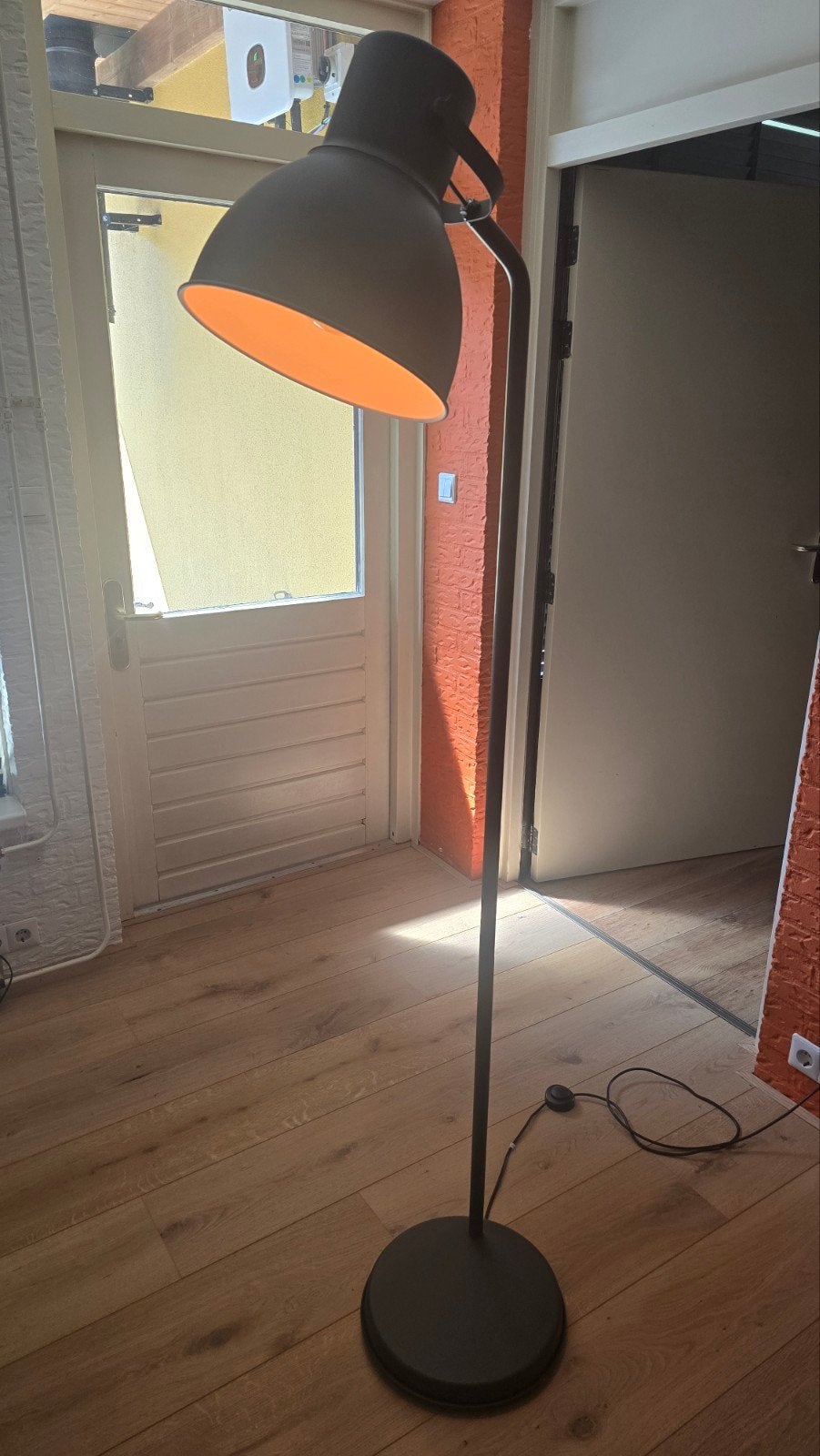 IKEA Hektar Vloerlamp - Donkergrijs, Zo goed als nieuw, Huis en Inrichting, Ophalen, 200 cm of meer, Industrieel, Modern, E27 (groot)