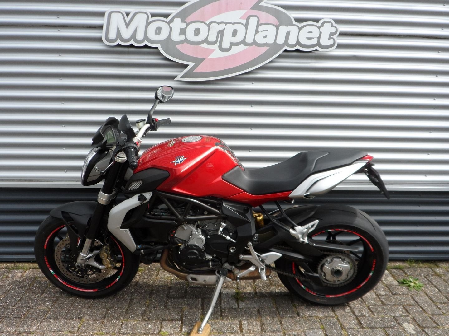 MV AGUSTA BRUTALE 800 - 2015, Meer dan 35 kW, Handgeschakeld, 798 cc, Naked bike