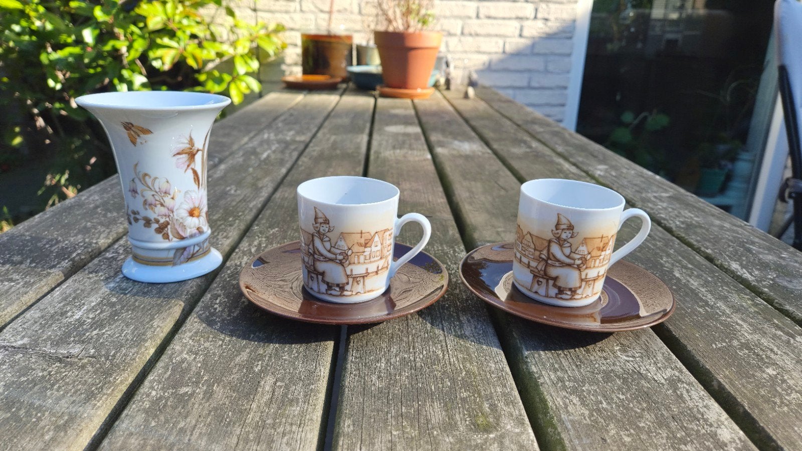 Vintage porseleinen vaas en 2 kop-en-schotels, Ophalen of Verzenden