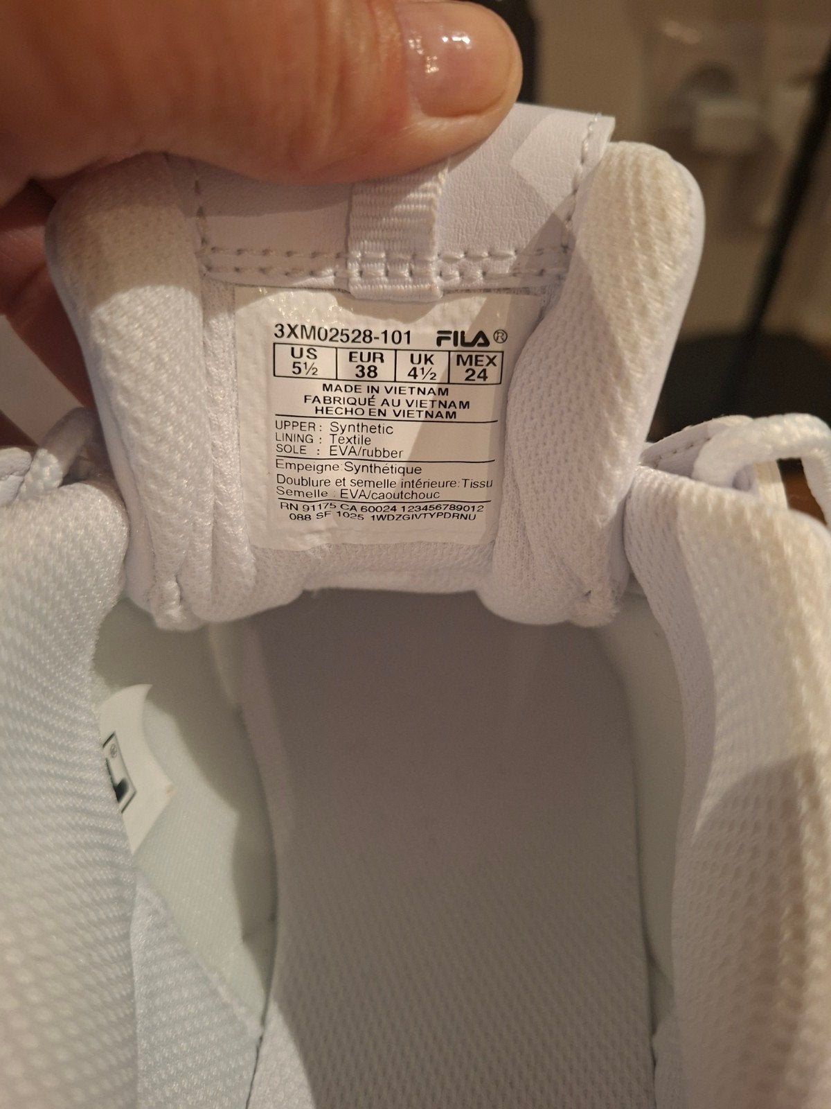 Nieuwe Fila Disruptor sneakers - vallen klein uit, Wit, Nieuw, Ophalen of Verzenden, Sneakers of Gympen