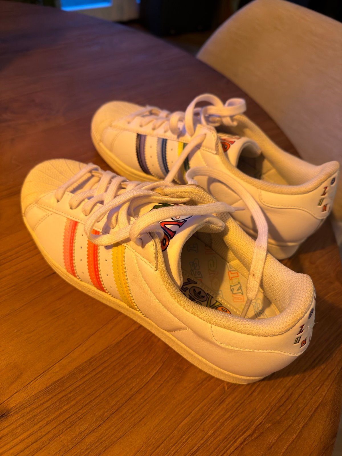 Adidas Superstar Pride Limited Edition - Maat 42 1/3, Wit, Nieuw, Ophalen of Verzenden, Sneakers of Gympen