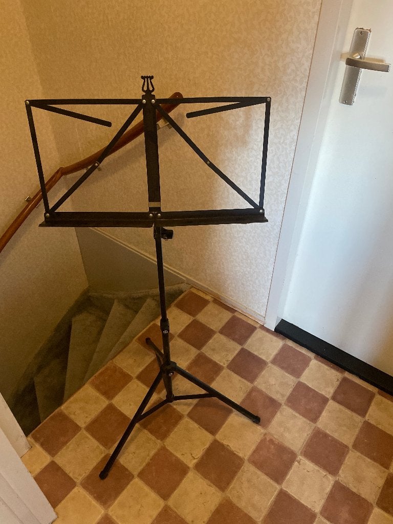 Opvouwbare muziekstandaard, Ophalen of Verzenden, Gebruikt, Muziekstandaard