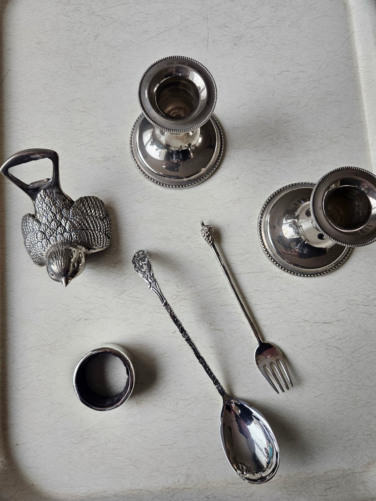 verzilverd bestek, kandelaars en flesopener, Ophalen of Verzenden, Zilver