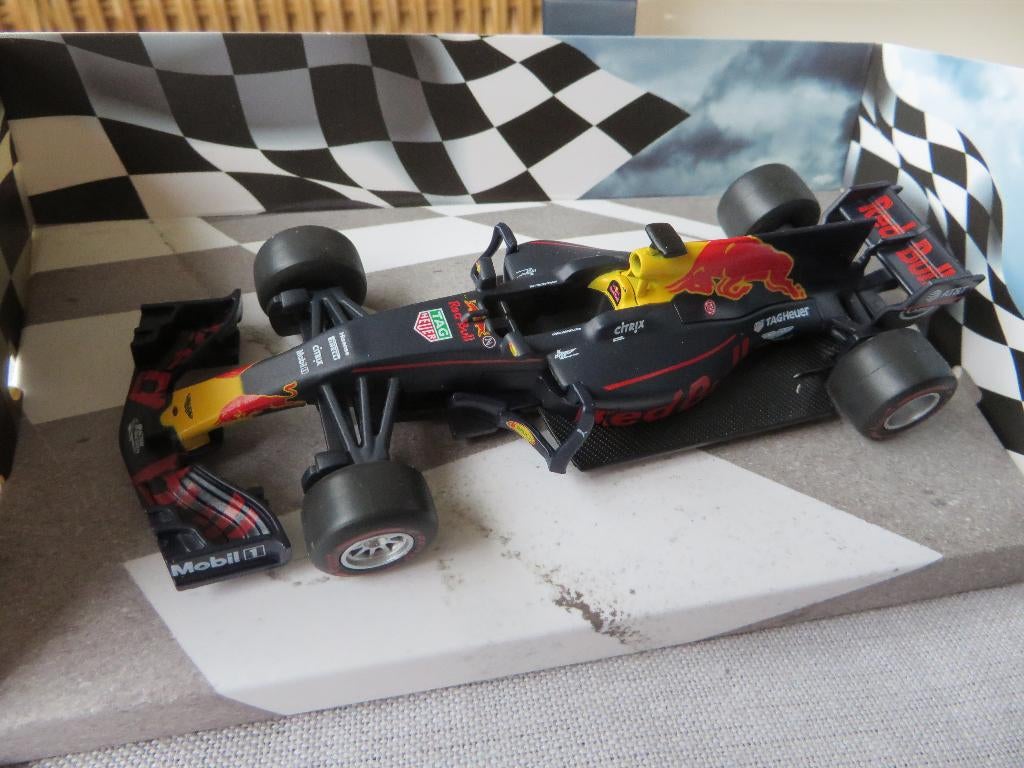 Bull Racing RB13 Max Verstappen, Hobby en Vrije tijd, Modelauto's | 1:43, Ophalen of Verzenden, Nieuw, Auto, MiniChamps