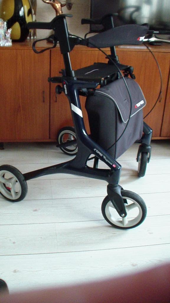 rollator carbon  topro pegasus, Diversen, Rollators, Zo goed als nieuw, Lichtgewicht, Opvouwbaar, Ophalen