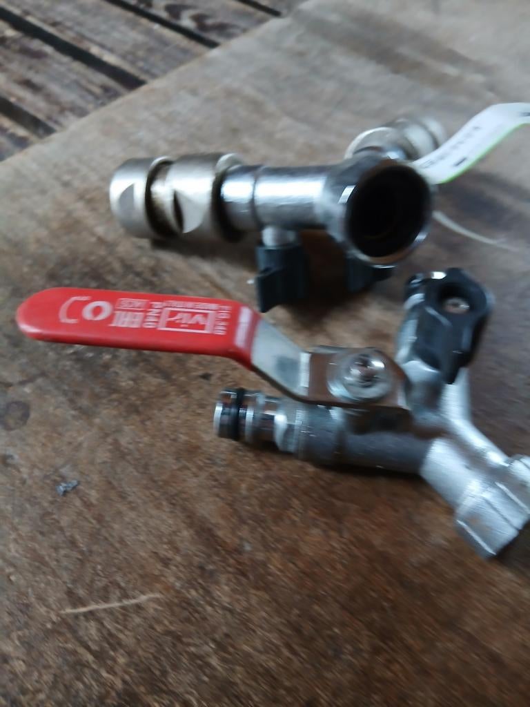 Kogelkraan en waterkraan met slangtule, Ophalen, Gebruikt