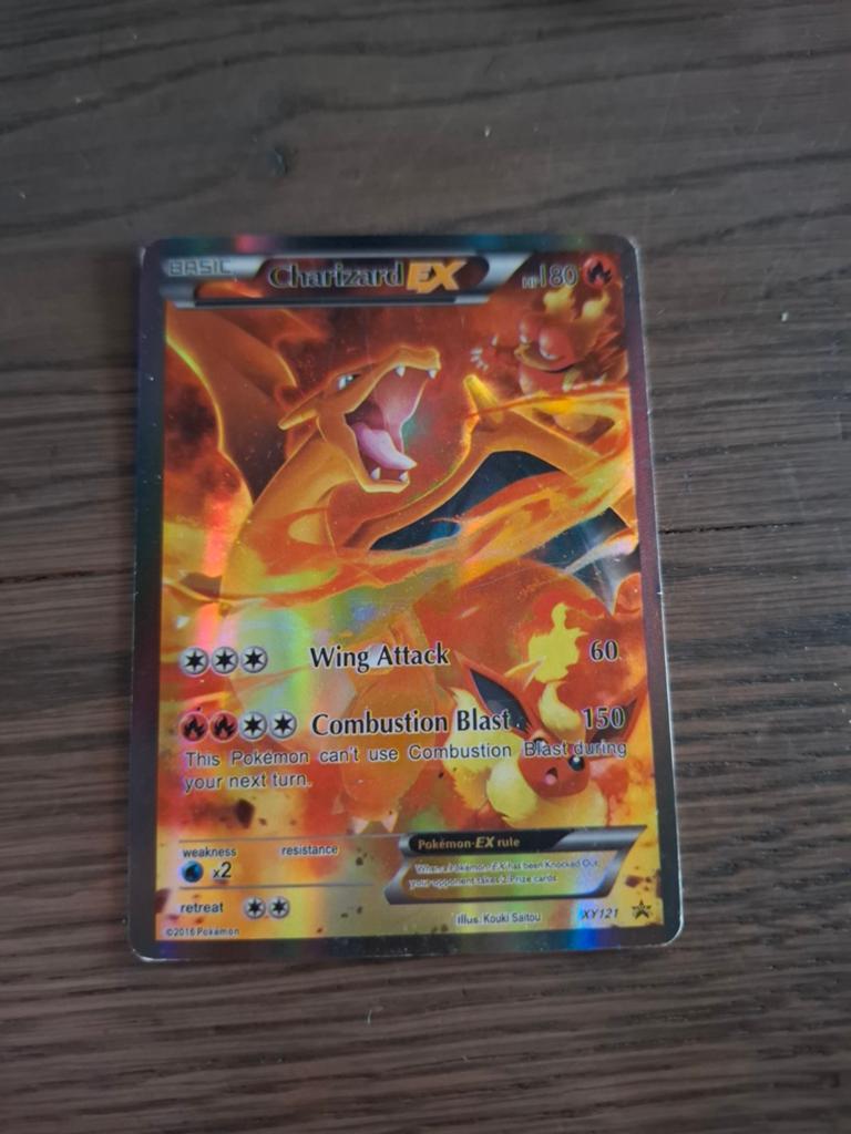 Pokémon Kaart Charizard EX XY121 - Foil, Hobby en Vrije tijd, Verzamelkaartspellen | Pokémon, Ophalen of Verzenden, Zo goed als nieuw