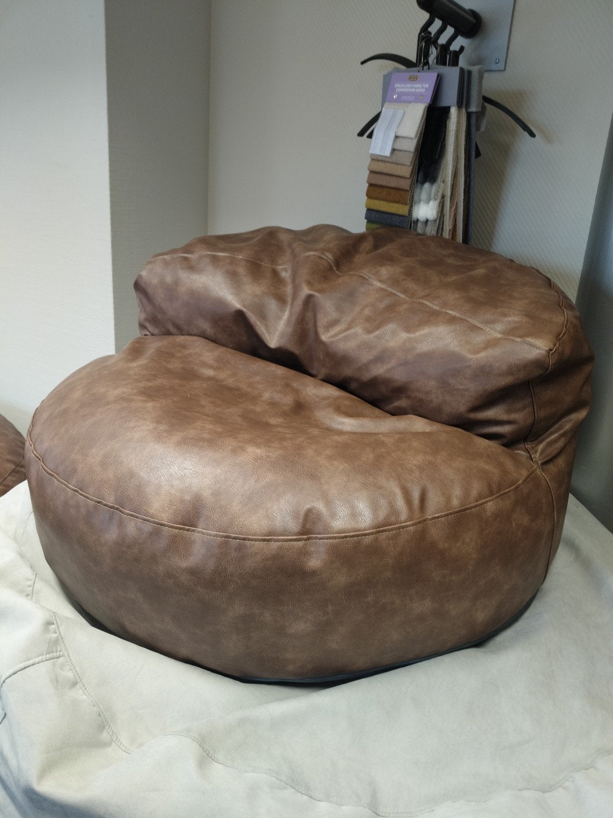 Wagrex Zitzak Kunstleder Bruin Ronde Loveseat, Ophalen of Verzenden